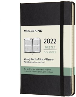 Levně Vertikální týdenní diář Moleskine 2022, tvrdý, černý S