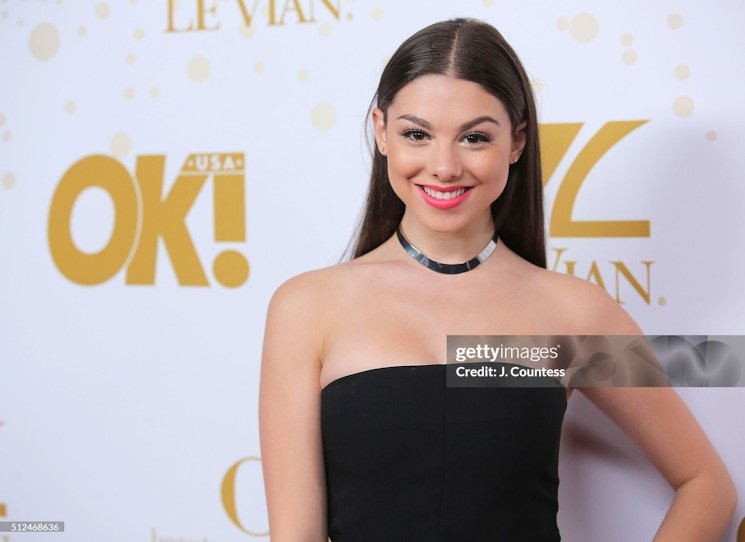 Žralok zuby má jak nože.....