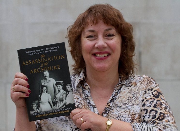 Nakladatelství Bourdon vás zve na autogramiádu královské historičky a spisovatelky Sue Woolmansové, autorky knihy Vražda arcivévody – Sarajevo 1914 a příběh lásky, který změnil svět.