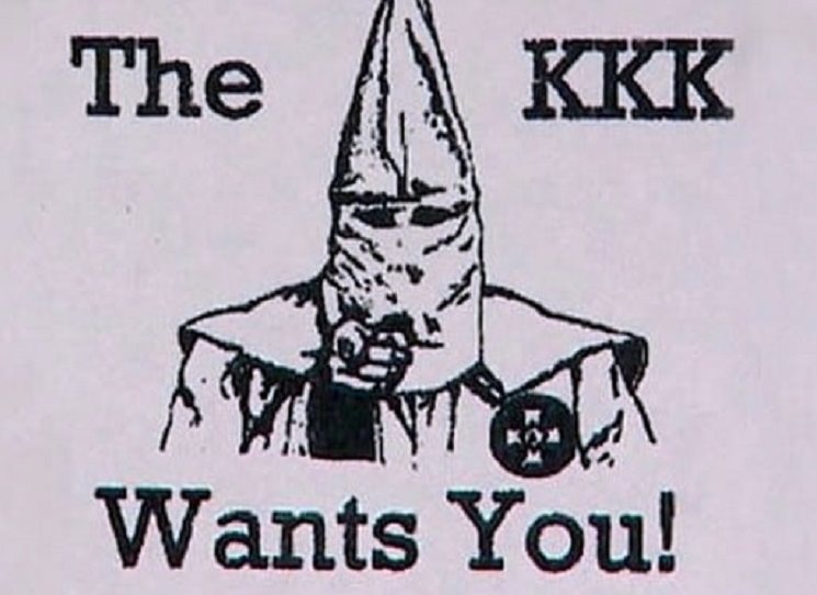 Jedna z nejmytizovanějších a nejstarších extremistických organizací pohledem polské reportérky Katarzyny Surmiak-Domańské a české amerikanistky Hany Ulmanové. Diskusi o tom, jaká je dnes  podoba Ku-klux-klanu a nakolik je její směřování provázané se širším kontextem současné americké společnosti, moderuje Petr Vizina.