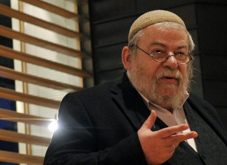 Setkání s rabínem a spisovatelem Karolem Sidonem moderuje Petr Vizina.