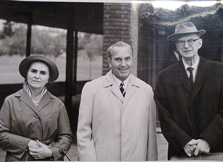 Korespondence Milady Blekastadové (roz. Topičové) s Janem Patočkou, Ludvíkem Vaculíkem a Julií Novákovou. Milada Blekastadová po sobě zanechala tisíce stran korespondence s nejbližšími přáteli i předními osobnostmi české a norské vědy a kultury. Její dopisy i odpovědi svědčí nejen o profesních a osobních vztazích, ale i o době, ve které vznikaly.