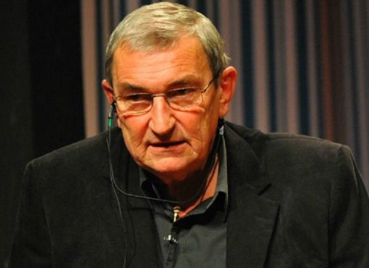 Slavnostní uvedení novely Jiřího Křižana Stín. O autorovi a jeho životních peripetiích promluví Karel Schwarzenberg a dcery Rebeka Bartůňková a Barbora Křižanová. Ukázky přečte herec Pavel Rímský. Večerem provází editor knihy Pavel Hájek.