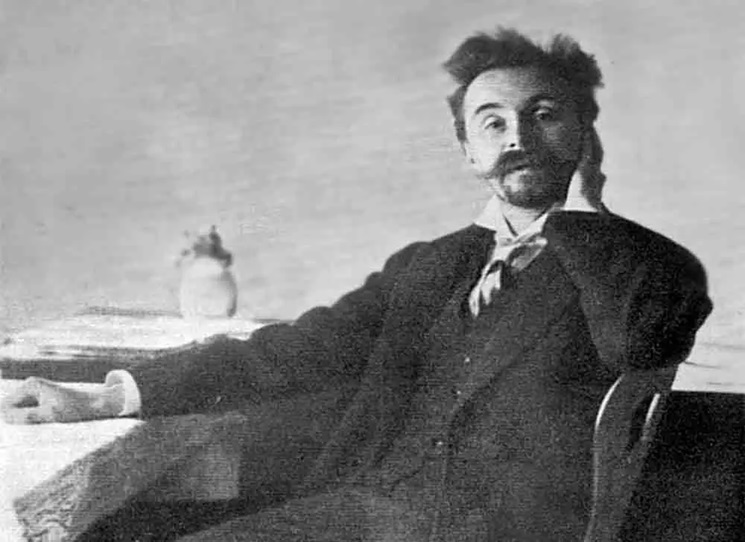 Ruský skladatel a klavírista Alexandr Skrjabin (1972 - 1915) měl sklon považovat se za člověka, jehož posláním je spasit svět skrze svou hudbu. Ke konci života doufal, že hudba způsobí „kosmické kataklyzma“ a že nový svět může vzniknout pouze na troskách toho předchozího. Vzápětí ale vypukla První světová válka. Skrjabin představuje velkého vizionáře a průkopníka nového hudebního výrazu, s nímž předběhl o celé jedno desetiletí Stravinského i Schönberga.