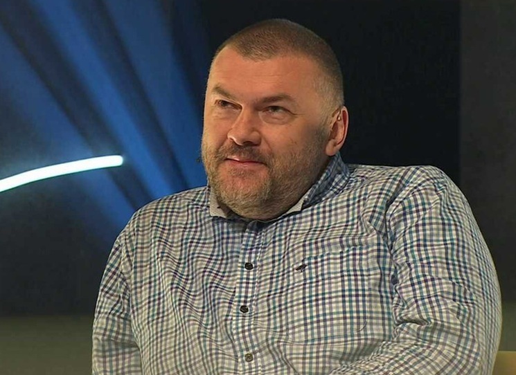 „Vybrat pár knih, co člověka inspirovaly, je nemožný úkol,“ říká spisovatel Leoš Kyša, „vždyť knih, které jsem četl, jsou stovky a těch, co mě ovlivnily, desítky. Copak můžu vybrat jen pět nebo deset?“ Nakonec ale začíná dobrodružnou literaturou, pokračuje přes western a detektivky až k humoristickým knihám a zvláště k fantastice.