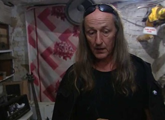 J. H. Krchovský mezi náhrobkem a prostěradlem