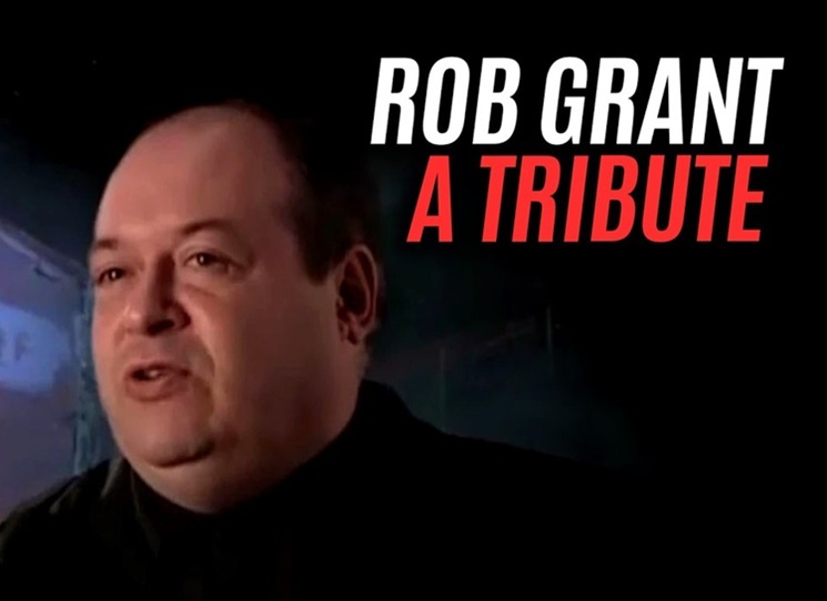 Spoluautor Červeného trpaslíka Rob Grant letos v únoru zemřel. Bylo mu sedmdesát. Legendární britský sitcom se proto znovu objevil v České televizi. Argo právě vydalo Grantův dystopický komediální román Neschopnost, který v originálu vyšel v roce 2003.  Autor v něm popisuje svět, v němž se neschopnost stává normou, hloupost strategií a cynismus podmínkou přežití. Zdá se, že si lze těžko představit lepší chvíli na přečtení než je současnost.