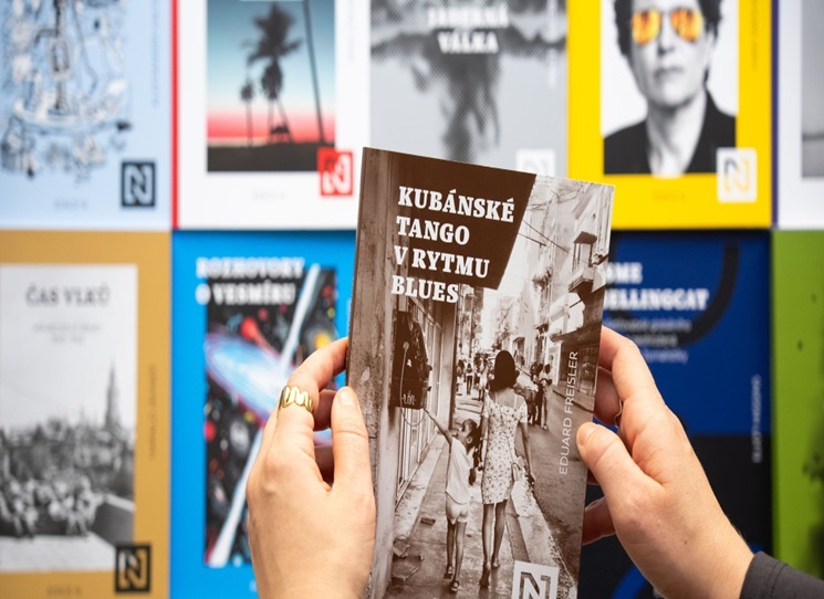 Literární porotu si získala reportážní kniha novináře Eduarda Freislera  Kubánské tango v rytmu blues (N media 2025). Autorovi se podařilo zachytit melancholický rytmus života na ostrově, kde se radost z tance a hudby mísí s každodenním bojem o přežití a všudypřítomným nedostatkem.