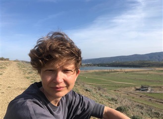 "Co myslíš, co vidí?", ptá se ve své "psí" novince Alena Machoninová