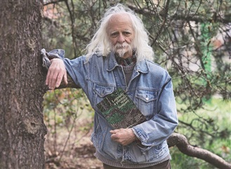 Nové, rozšířené vydání Legend a pověstí staré Šumavy, které sesbíral a přeložil Josef Rauvolf