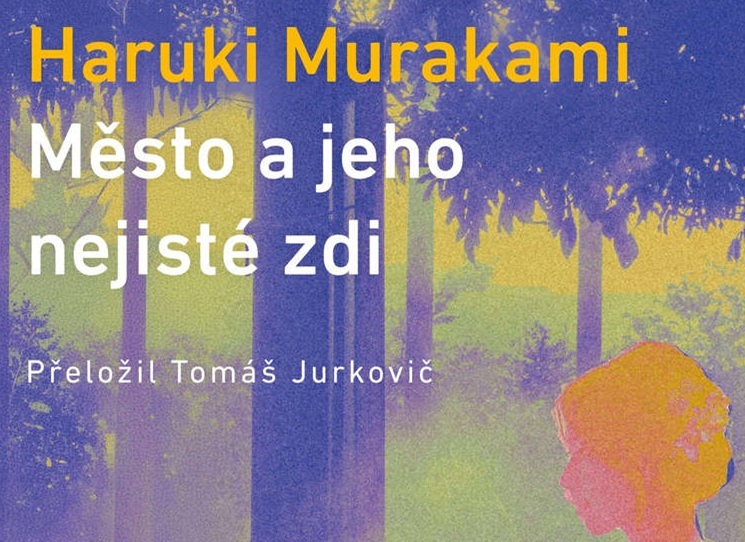 V zatím posledním česky vydaném románu Město a jeho nejisté zdi, zůstává japonský autor věrný svému stylu. Tematicky se podobá jeho sci-fi Konec světa &amp; Hard-boiled Wonderland, kterou napsal v polovině 80. let a v níž se také vyskytuje tajemné „město za zdí“.