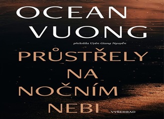 Ocean Vuong jako básník, spojující něžné i surové v jedné větě