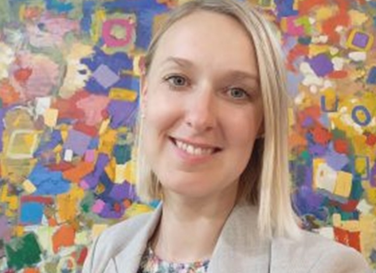 Nikola Hrušková odjela do Uzbekistánu na tři roky pracovat. Měla za sebou pobyt v Moskvě, cesty do divokých východních regionů Ruska i snahu se na dočasný život ve Střední Asii teoreticky připravit.