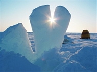 Knihex letní bývá v červnu v Praze na Náplavce. Ten zimní je útulnější pod střechou. Přijďte se podívat.